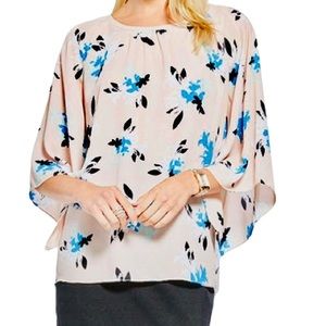 🌴 Vince Camuto Blouse - Size Large